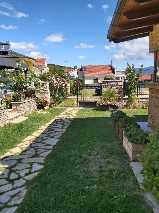 Apartments And Villas Janev Dojran エクステリア 写真