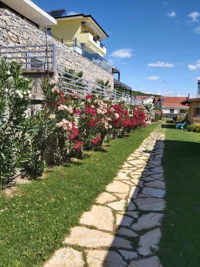 Apartments And Villas Janev Dojran エクステリア 写真