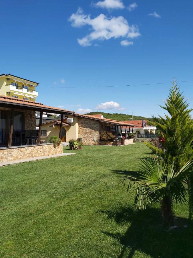 Apartments And Villas Janev Dojran エクステリア 写真