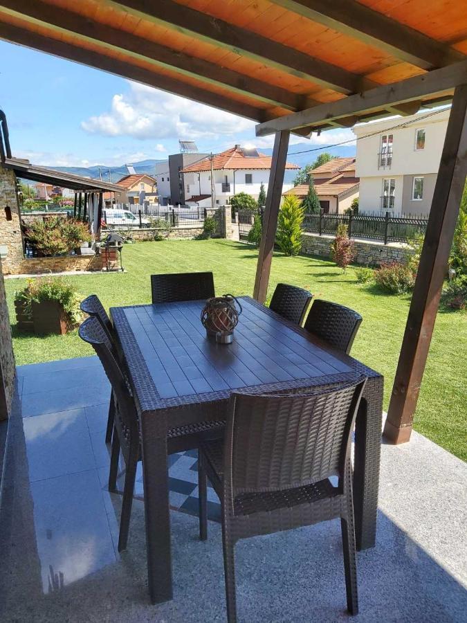Apartments And Villas Janev Dojran エクステリア 写真