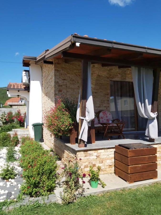 Apartments And Villas Janev Dojran エクステリア 写真