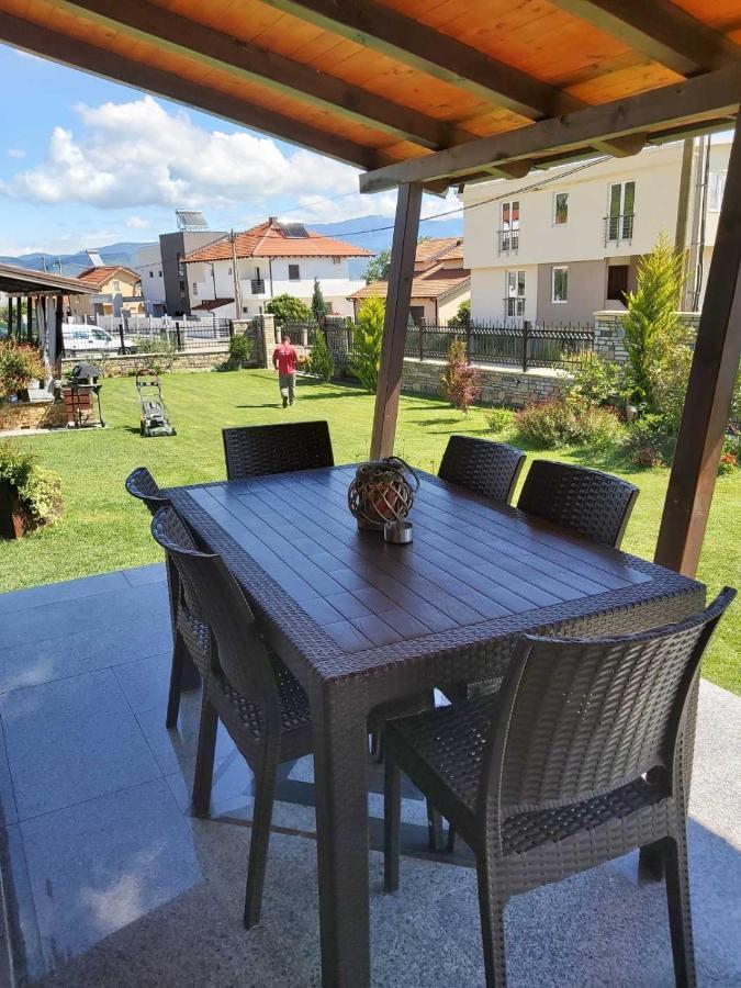 Apartments And Villas Janev Dojran エクステリア 写真