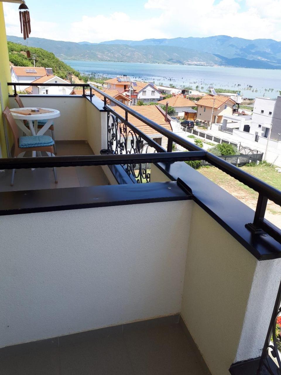Apartments And Villas Janev Dojran エクステリア 写真