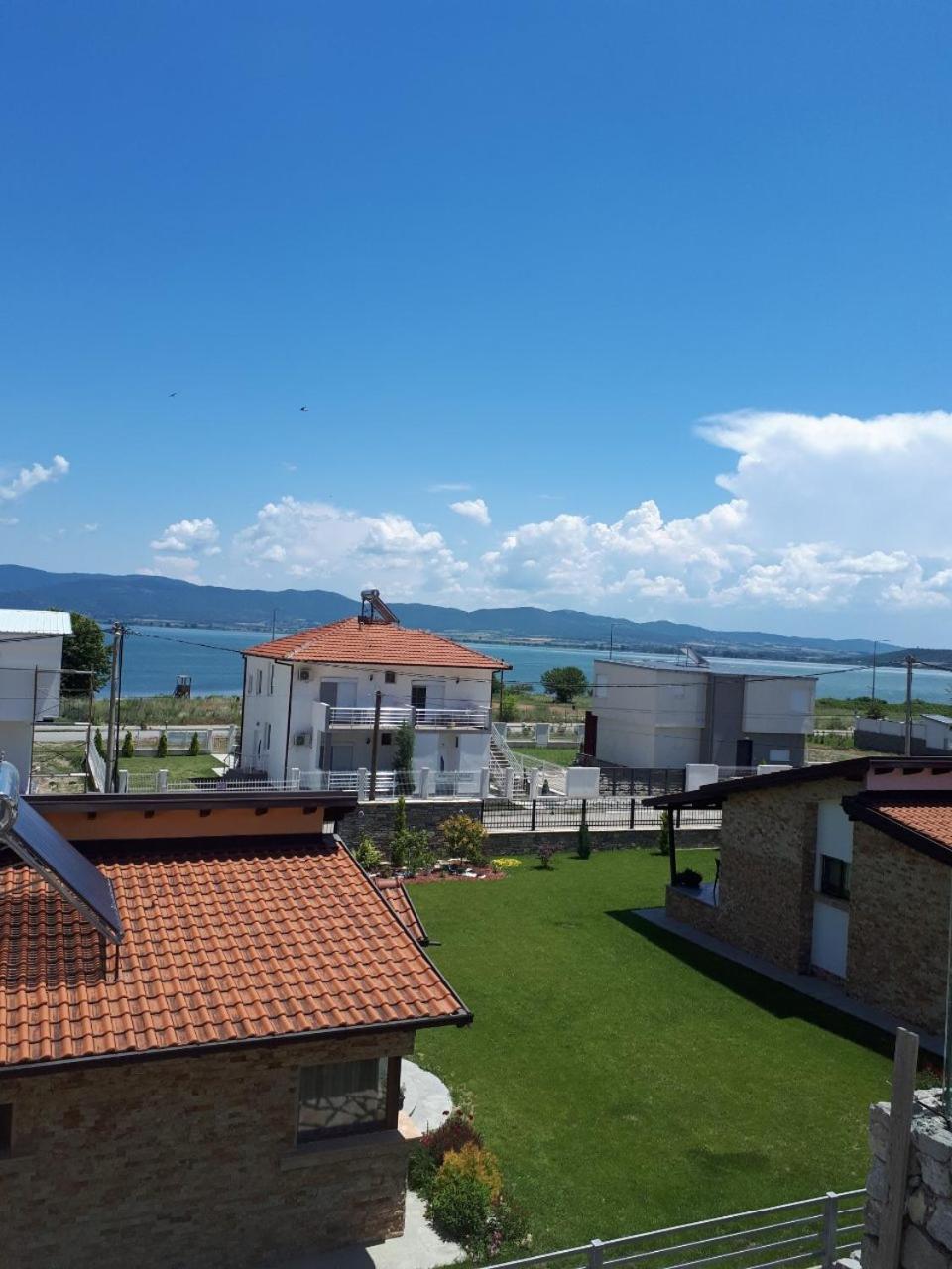 Apartments And Villas Janev Dojran エクステリア 写真