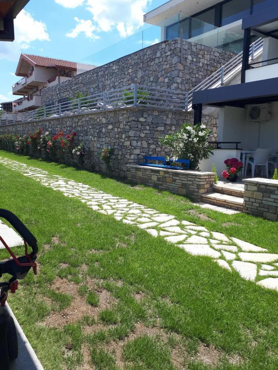 Apartments And Villas Janev Dojran エクステリア 写真